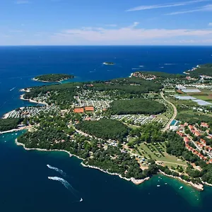https://tourist-settlement-koversada-villas.in-istria.net