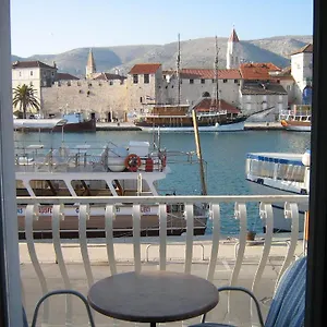 https://villa-tudor-trogir.hotels-in-trogir.com
